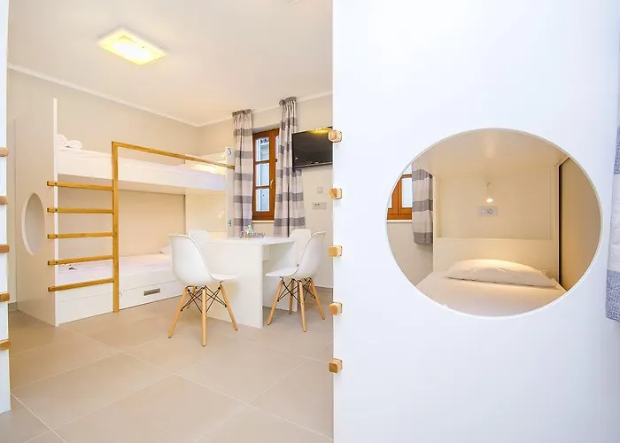 Vandrerhjem Dvor Split