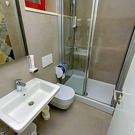 Hostel Dvor