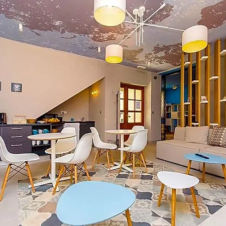 Hostel Dvor