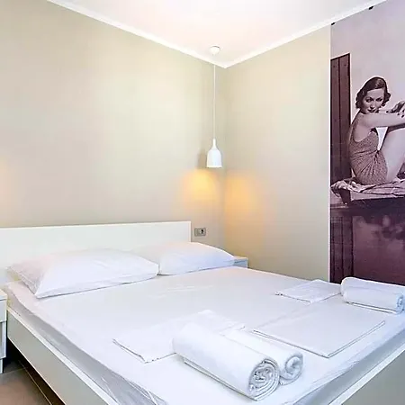 Dvor Hostel