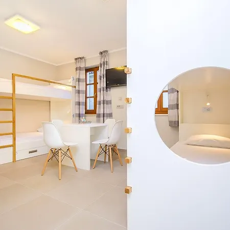 Hostel Dvor Σπλιτ