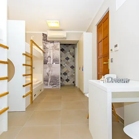 אכסניה Dvor ספליט