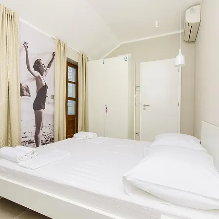 Dvor Hostal *
