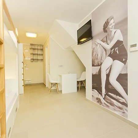 Dvor Hostal *