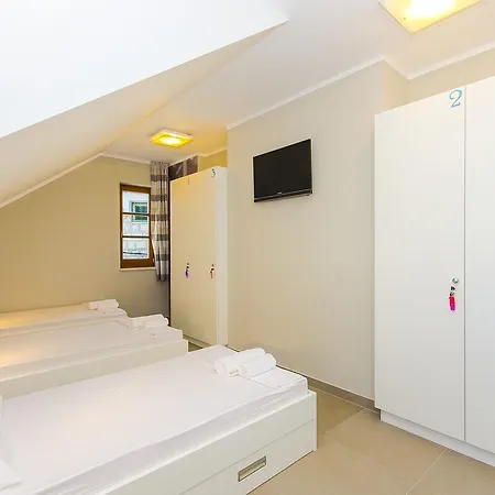 Dvor Hostal