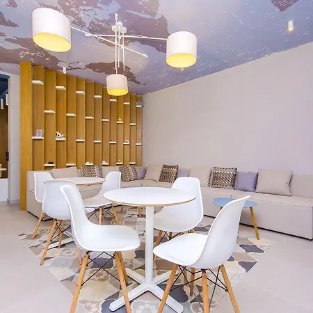Dvor Hostal Split