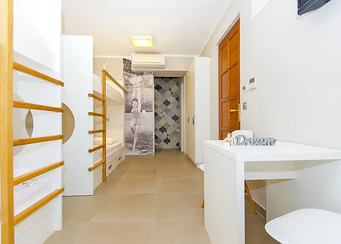 Hostel Dvor Σπλιτ