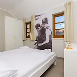 Hostel Dvor *