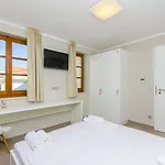 Dvor Hostel Split