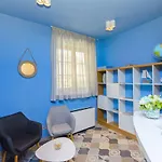 Dvor Hostel
