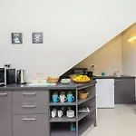 Hostel Dvor *