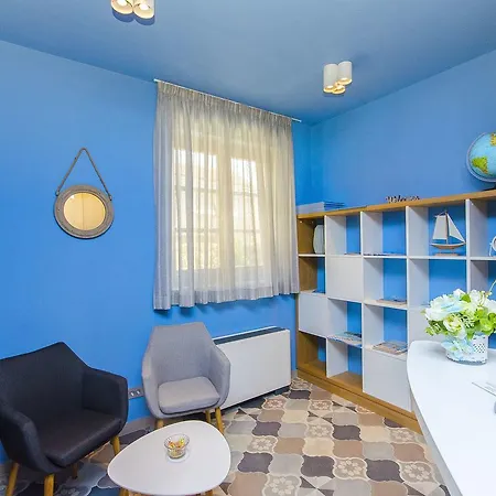 Dvor Albergue